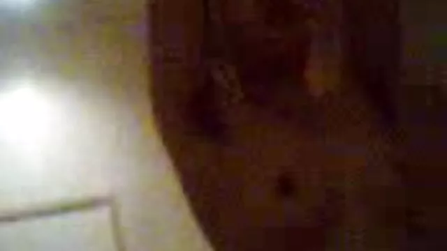 Meilleur porno sans inscription  Active tâtonner la fille du vagin, l'amener à l'éruption de porno erotique film la pluie dorée