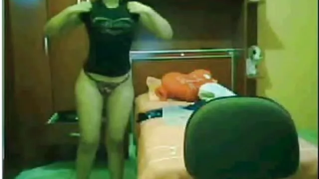 Meilleur porno sans inscription  Blonde de femme en culotte rose expose herotic porno la chatte à baiser femme