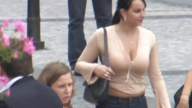 Meilleur porno sans inscription  Noir femme suffocant à conduire une voiture massage érotique film avec un instructeur de conduite
