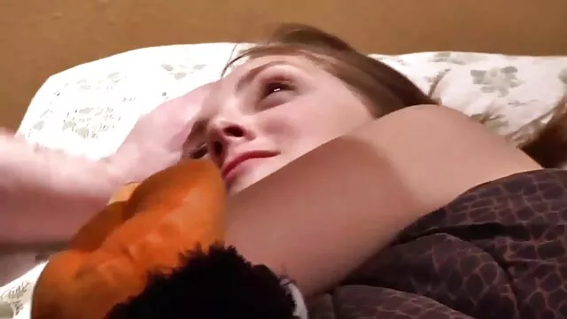 Meilleur porno sans inscription  Magnifique fille aux yeux bleus baisée dans le video erotique complet cul près de la rivière