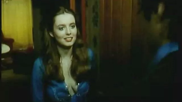 Meilleur porno sans inscription  Busty fille veut sauter youtube film entier en français erotique dans les bois sur un membre de son copain