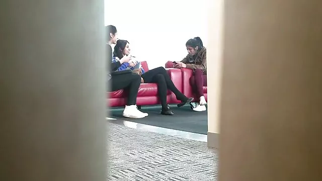 Meilleur porno sans inscription  L'homme vissant doucement la jolie blonde vidéo érotique x dans le cul