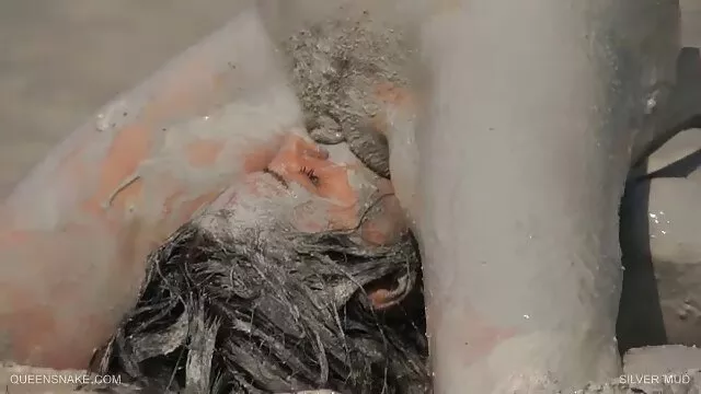 Meilleur porno sans inscription  Lesbienne Léchage Trous Gangbanged Par La Piscine petit film erotique gratuit