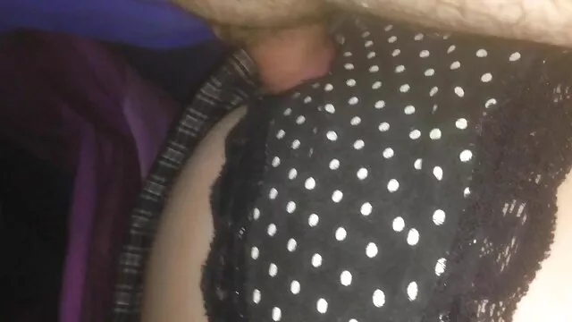 Meilleur porno sans inscription  Darling film porno erotique lèche blonde cul et baise dans la nature