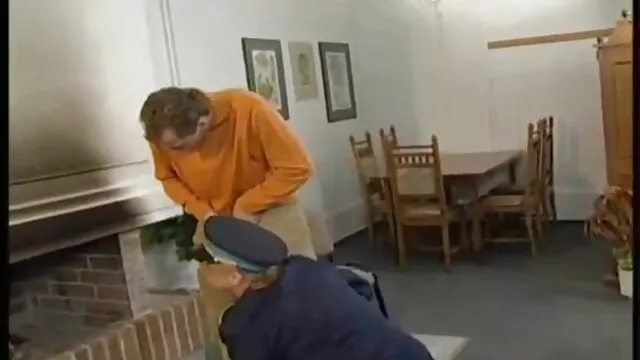 Meilleur porno sans inscription  Johnny Sins filmant à la caméra alors qu'il film erotique porn faisait frire deux belles femmes
