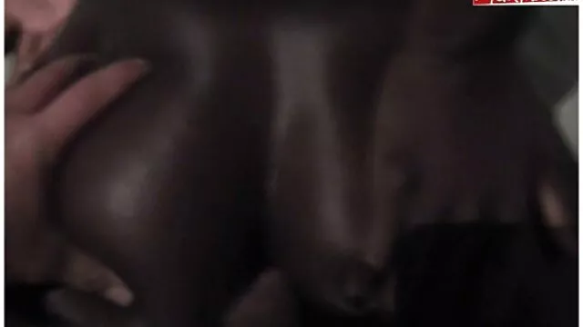 Meilleur porno sans inscription  Pute plantureuse film x érotique s'est rendue à un chauffeur de taxi mature